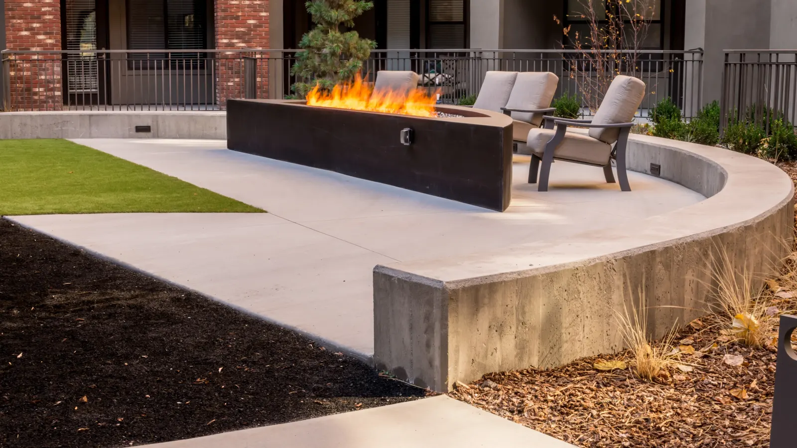 North courtyard panorama with social seating