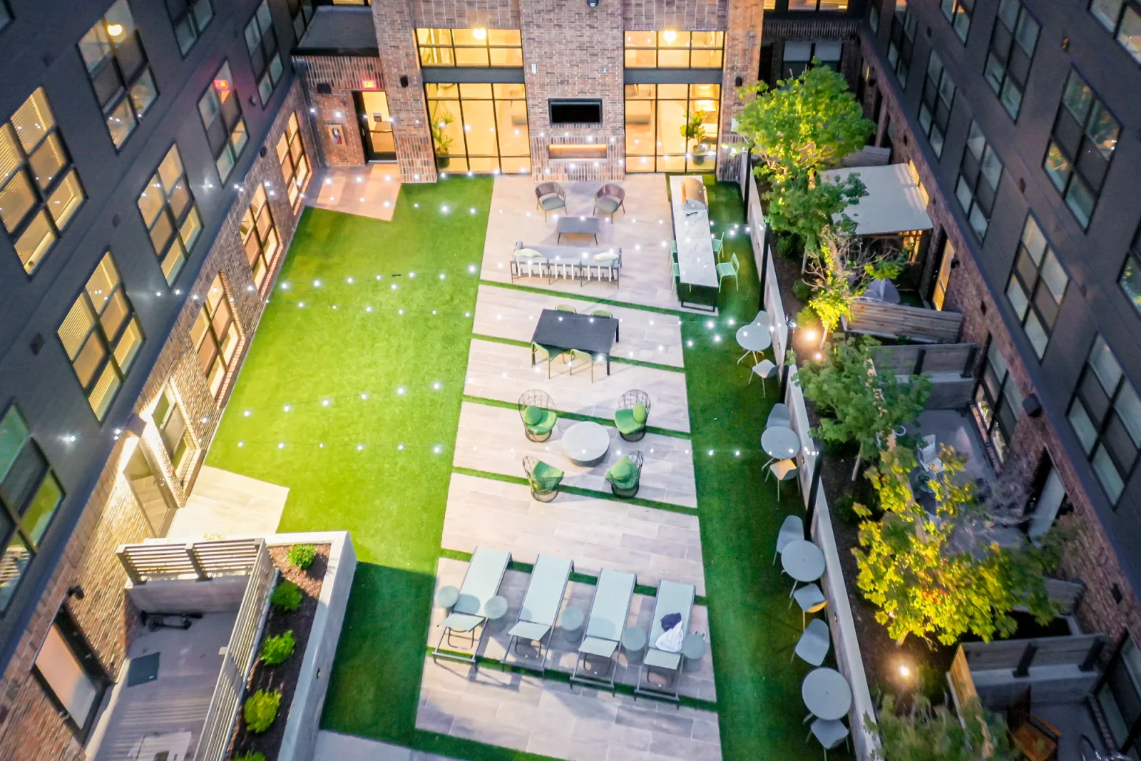 The courtyard, every angle, photo 3 of 6